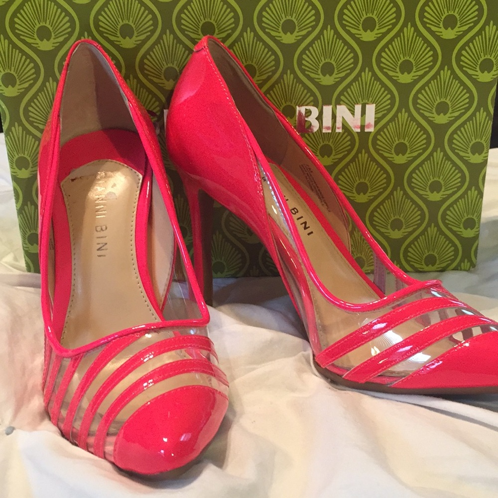 Brand New Bini Women's Pink Patent Pointed-Toe Pumps